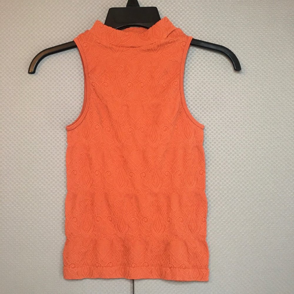 BELLA SEAMLESS Women's Sleeveless Top Stretchy Size Small Burnt Orange